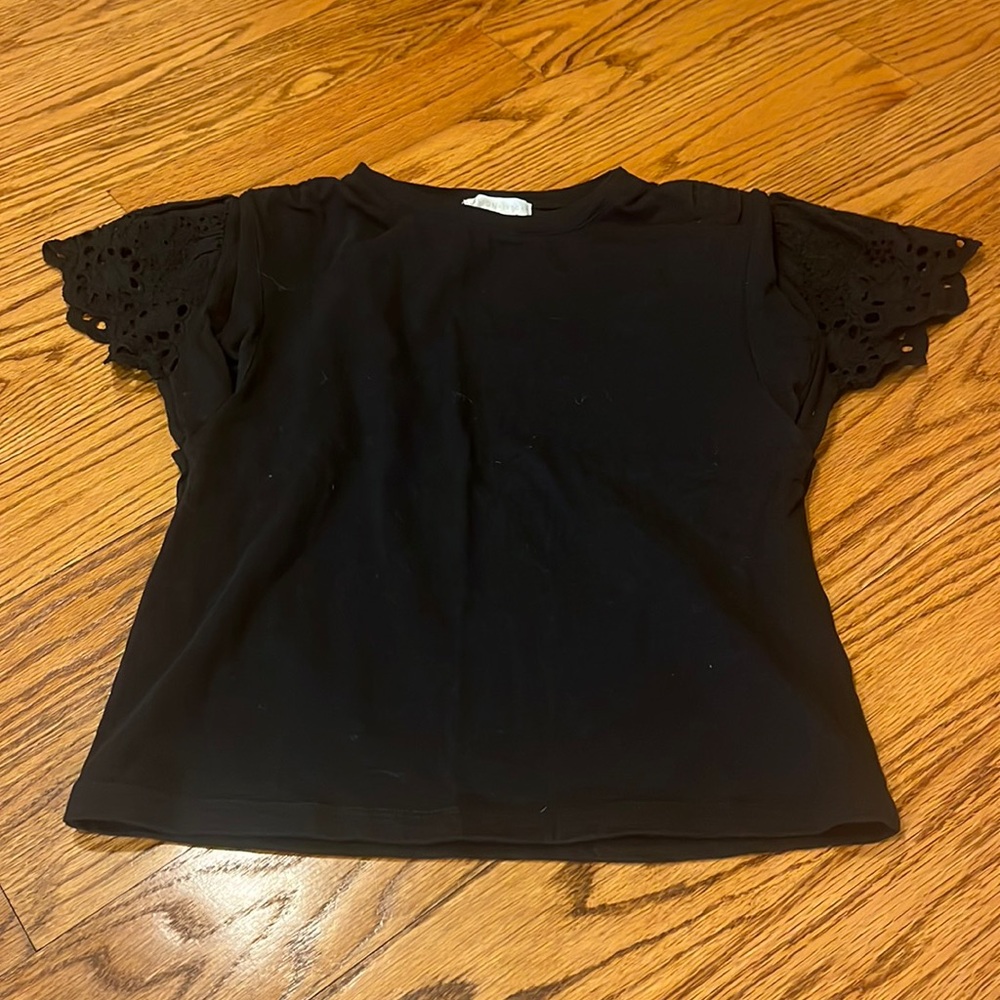 Design History Woman’s Black Short Sleeve Size XS